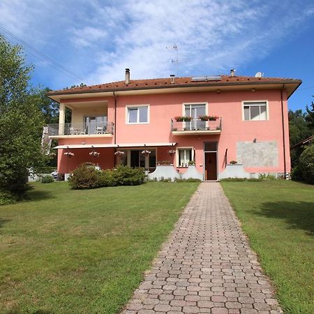 La Rosa Tra I Laghi B&B Meina Exterior foto