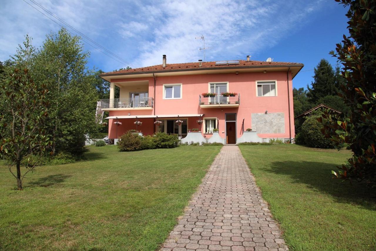 La Rosa Tra I Laghi B&B Meina Exterior foto